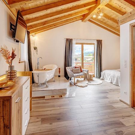 Landhaus Trinis - Kleine Kaffee Tee Theke Mit Kuehlschrank - Parkplatz Rotta エクステリア 写真